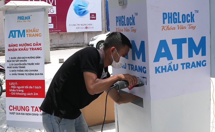 Vietnam makes debut free face mask ATM with automatic facial recognition utility Free atm