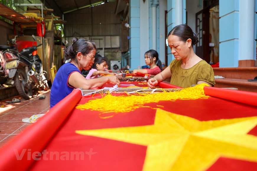 The village with 75-year tradition of embroidering national flags The village with 75 year tradition of embroidering national flags