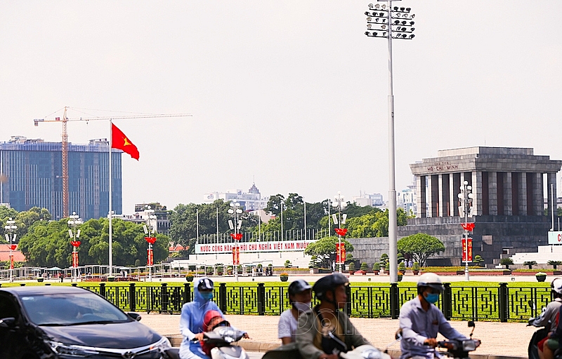 Vietnam expects pleasant weather on September 2 The streets in Hanoi is filled with flags and banners