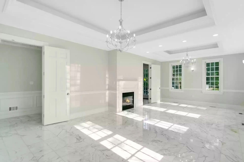 Vietnamese American Has White House Replica For Sale Vietnamese American Has White House Replica For Sale