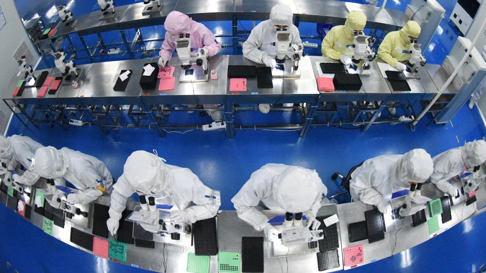 COVID Slows Apple and Google Production Shift to Vietnam COVID Slows Apple and Google Production Shift to Vietnam