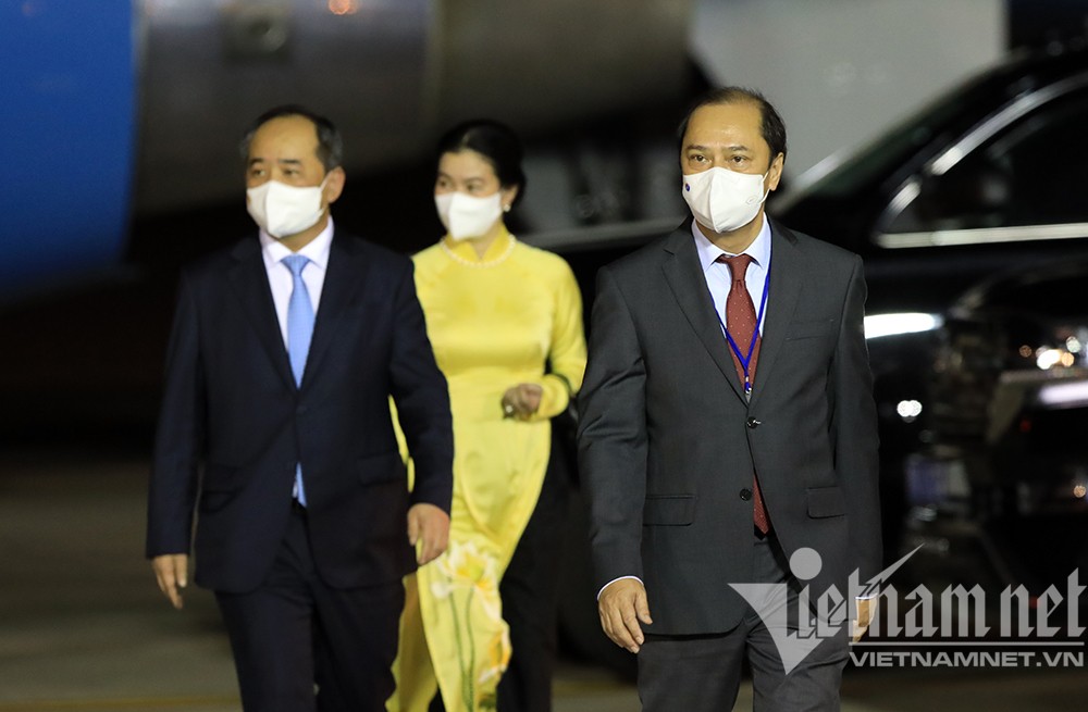 US Vice President Kamala Harris Touches Down in Hanoi US Vice President Kamala Harris Touches Down in Hanoi