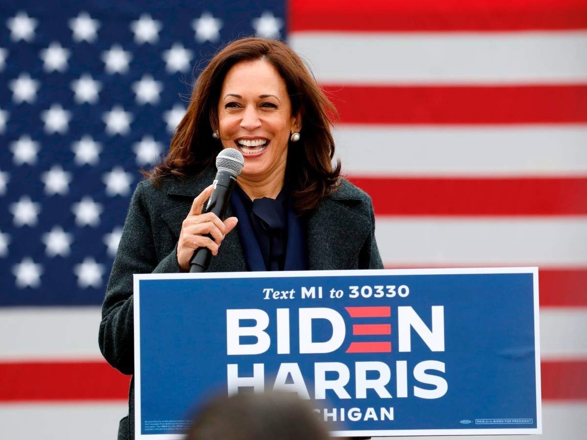 US Vice President Kamala Harris Touches Down in Hanoi US Vice President Kamala Harris Touches Down in Hanoi