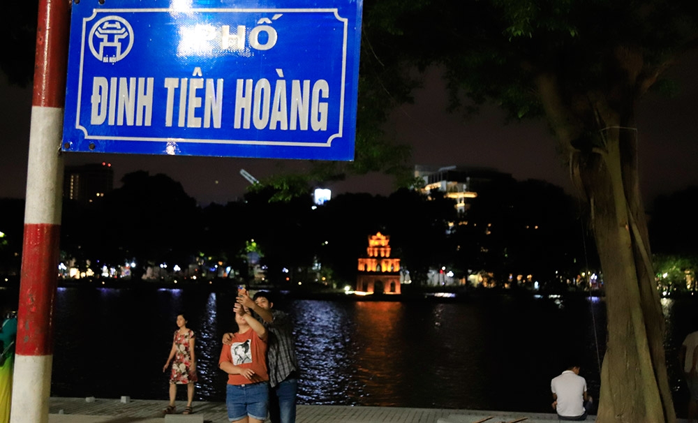 Hanoi pedestrian street and Old Quarter resume activities after COVID-19 restriction Hanoi pedestrian street and Old Quarter resume activities after COVID-19 restriction