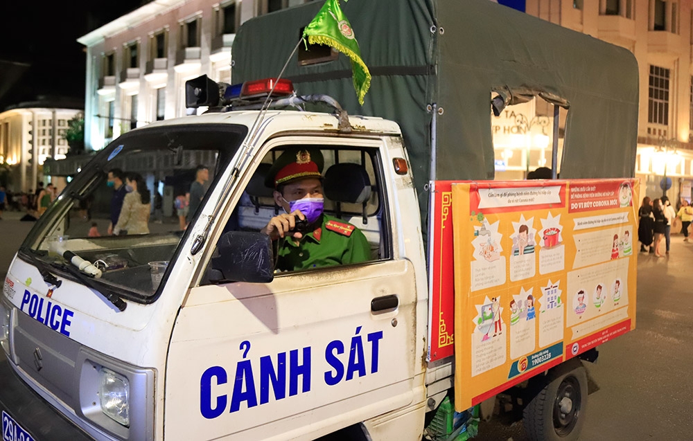 Hanoi pedestrian street and Old Quarter resume activities after COVID-19 restriction Hanoi pedestrian street and Old Quarter resume activities after COVID-19 restriction