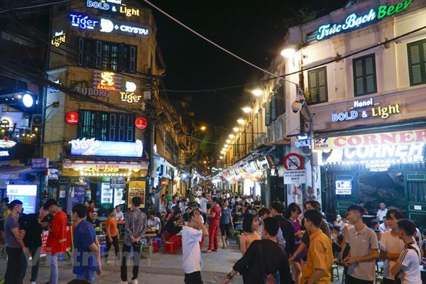 Hanoi's pedestrian street and Old Quarter resume activities after COVID-19 restriction Hanoi pedestrian street and Old Quarter resume activities after COVID-19 restriction