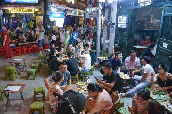Hanoi's pedestrian street and Old Quarter resume activities after COVID-19 restriction Hanoi pedestrian street and Old Quarter resume activities after COVID-19 restriction
