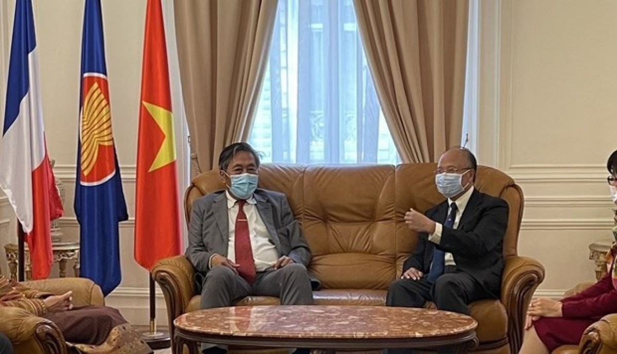 Lao Ambassador to France Congratulates Vietnam on 76th National Day Lao Ambassador to France Congratulates Vietnam on 76th National Day