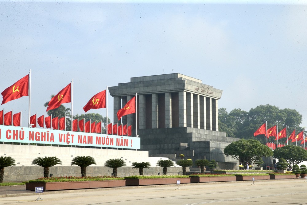 In Photos: Leaders Pay Tributes to President Ho Chi Minh on National Day In Photos: Leaders Pay Tributes to President Ho Chi Minh on National Day