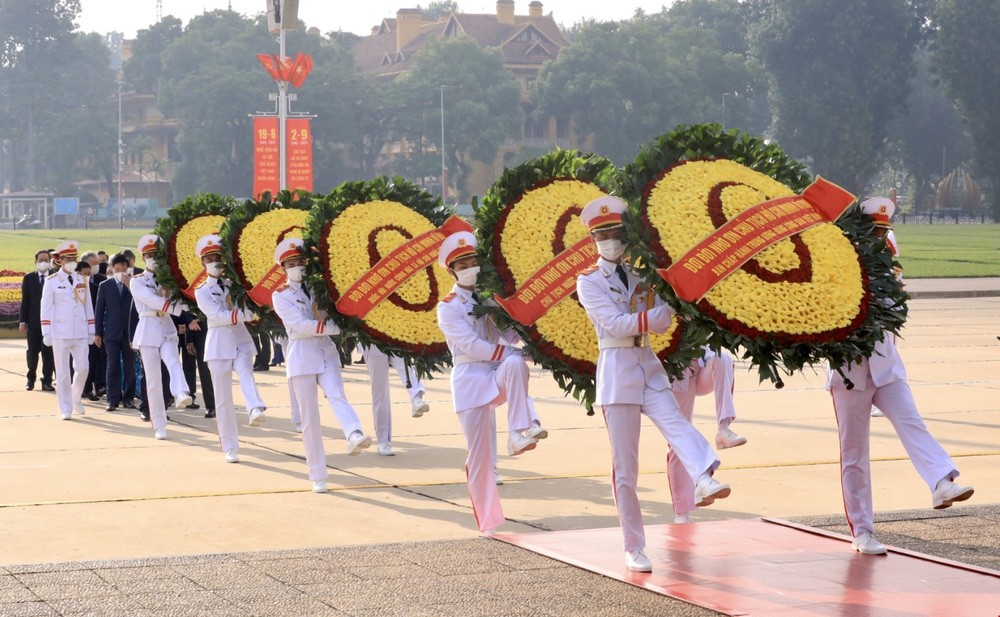 In Photos: Leaders Pay Tributes to President Ho Chi Minh on National Day In Photos: Leaders Pay Tributes to President Ho Chi Minh on National Day