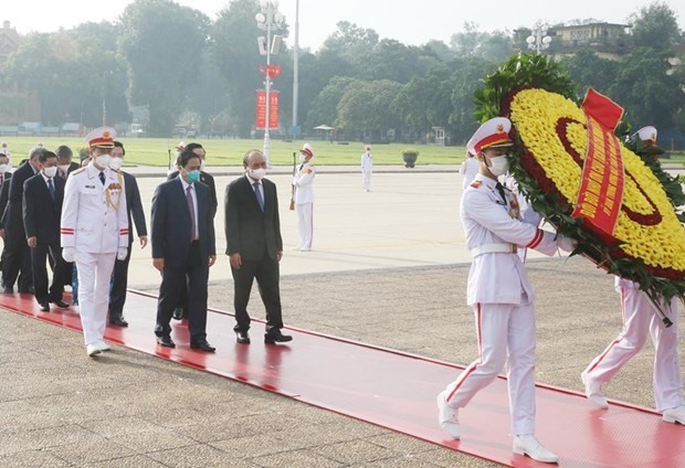 Party chief pays tribute to President Ho Chi Minh on National Day