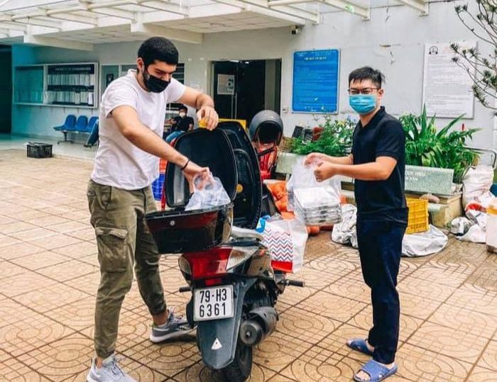 Expat Family Caters Thousands of Free Meals to Field Hospitals Expat Family Caters Thousands of Free Meals to Field Hospitals