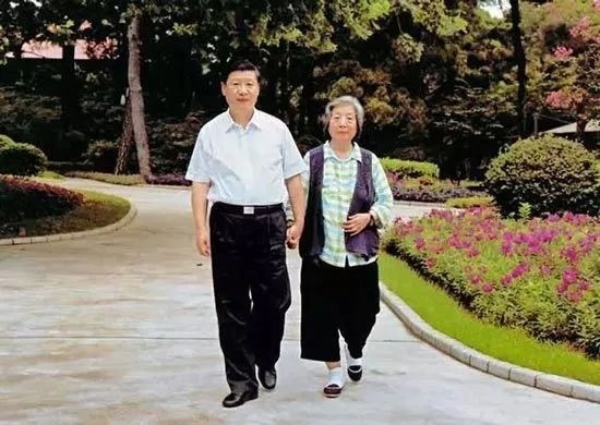 Chinese President Xi Jinping: Biography, Early Life, Career and Facts Chinese President Xi Jinping: Biography, Early Life, Career and Facts
