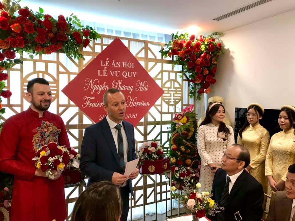 British Ambassador to Vietnam makes great groom’s representative on Scottish-Vietnamese couple’s marriage Ward giving speech at the marriage