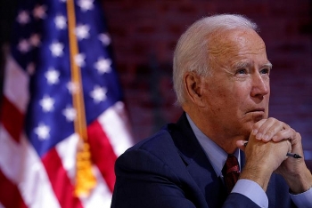 world breaking news today october 29 joe biden votes early in wilmington del