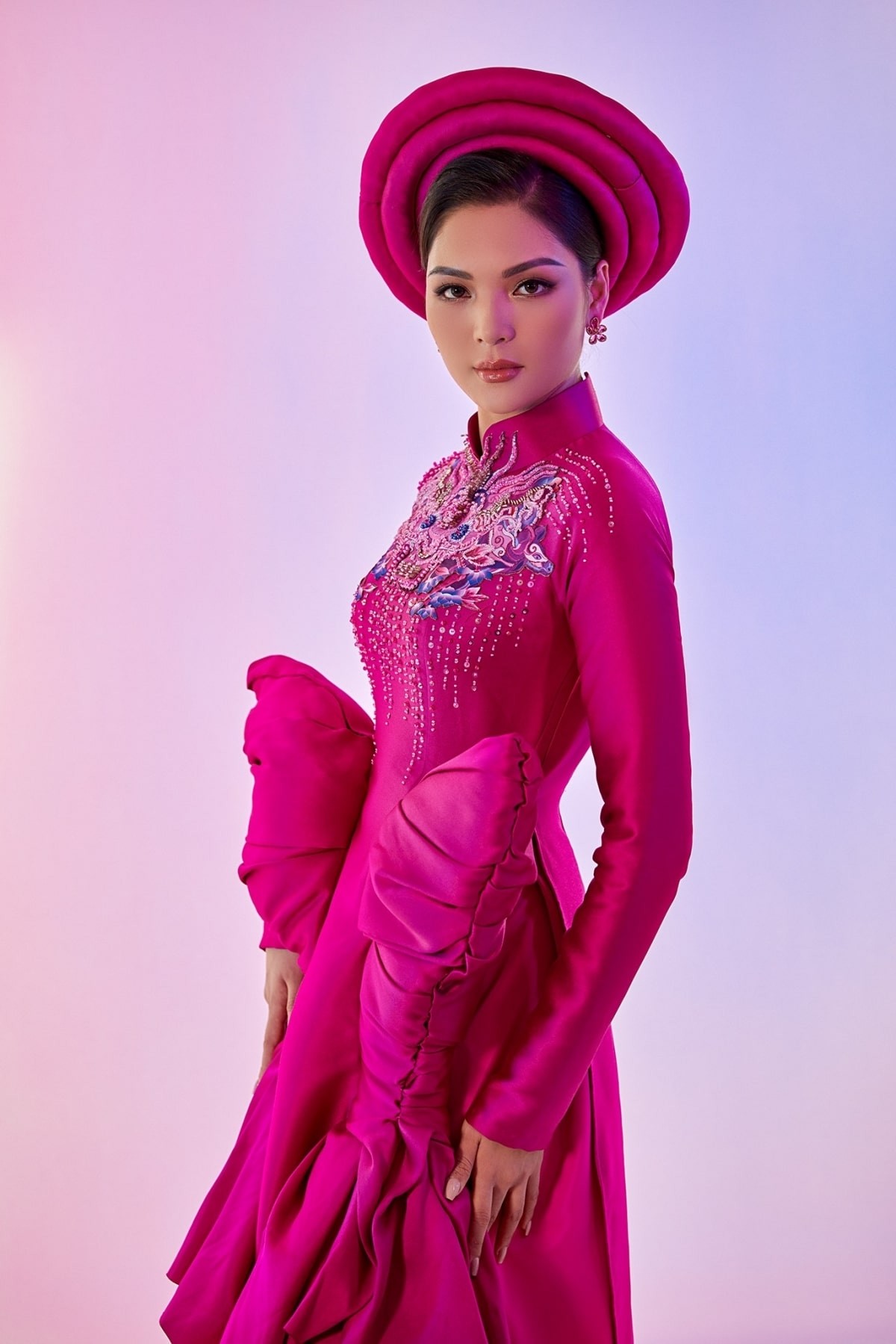 Vietnamese Representative Named among Top 20 Ahead of Miss Earth 2021 Vietnamese Representative Named among Top 20 Ahead of Miss Earth 2021