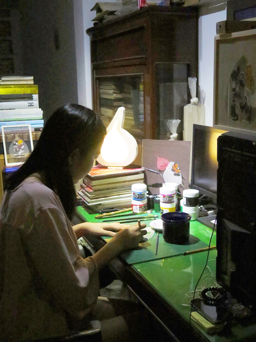Vietnamese artist breathes new soul for bodhi leaves Vietnamese artist breathes new soul for bodhi leaves