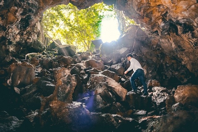 In Photos: Admiring Dak Nong Geopark, which earns UNESCO’s global title Stunning view of Chu Bluk volcanic cave in Dak Nong Global Geopark (Photo: Dai Doan Ket)