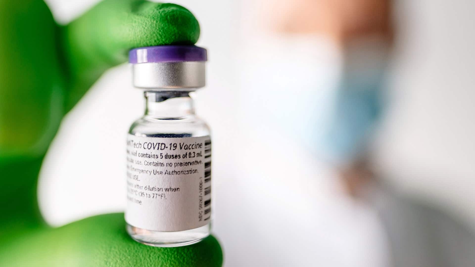 Lastest COVID-19 vaccine updates, global experts are optimistic about vaccine development Pfizer's covid-19 vaccine (photo: cbc.ca)