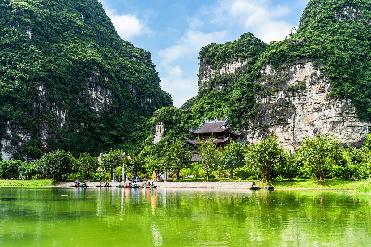 Get a chill weekend with a trip to Trang An Get a chill weekend with a trip to Trang An