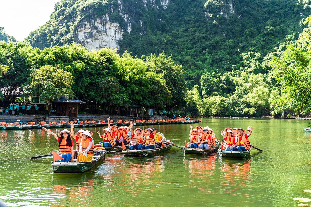 Get a chill weekend with a trip to Trang An Get a chill weekend with a trip to Trang An