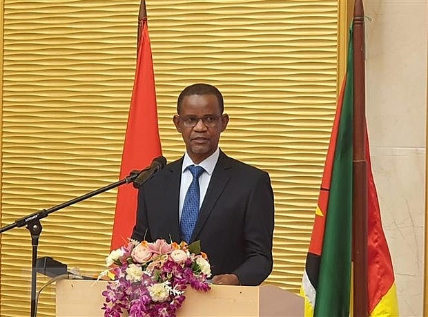 Celebration marks 45 years of Vietnam-Mozambique diplomatic ties Mozambique Deputy Minister for Foreign Affairs and Cooperation Manuel Gonçalves addresses the event. (Photo: VNA)