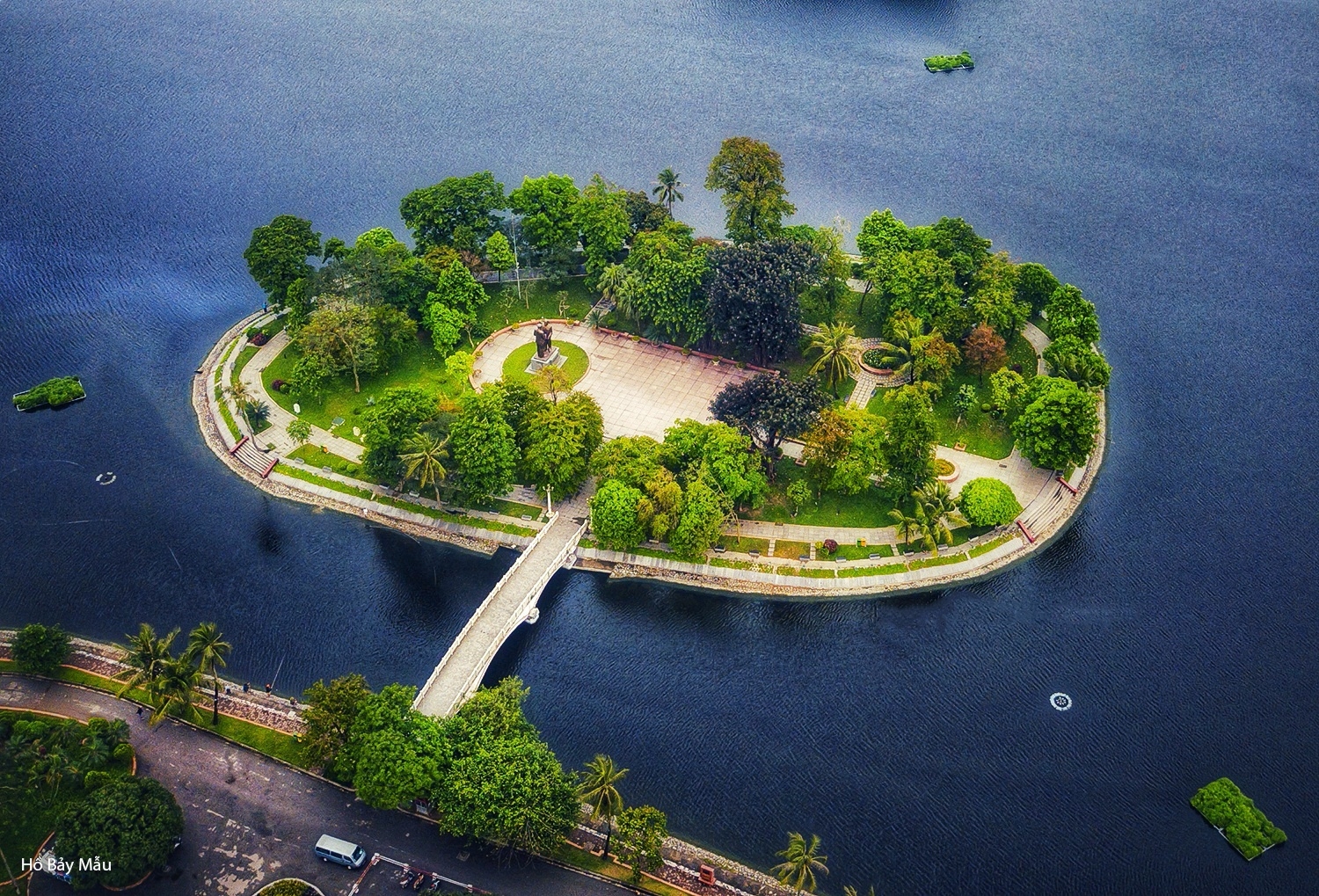 Breathtaking ponds, lakes for iry escapes in the middle of Hanoi Breathtaking ponds, lakes for iry escapes in the middle of Hanoi