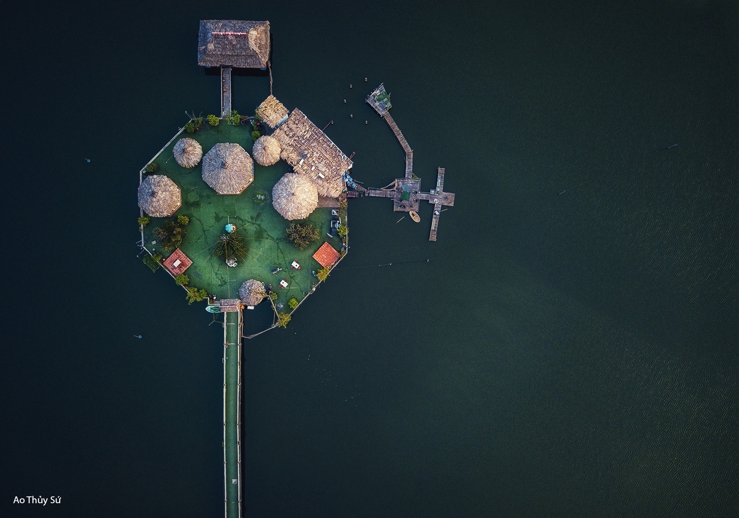 Breathtaking ponds, lakes for iry escapes in the middle of Hanoi Breathtaking ponds, lakes for iry escapes in the middle of Hanoi