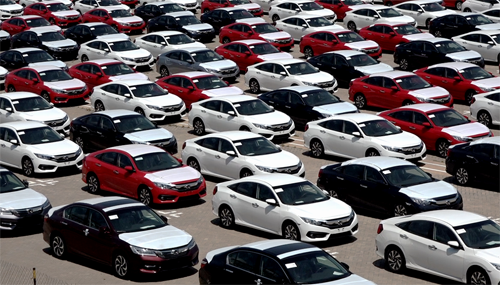 Thailand holds large share of Vietnam’s car imports Foreign auto makers managed to obtain documentation required by a new law reopen car exports into the country. (photo: vne)
