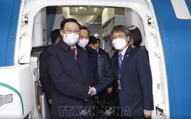 Top Vietnamese Legislator Arrives in Seoul, Beginning Official Visit to RoK Top Vietnamese Legislator Arrives in Seoul, Beginning Official Visit to RoK