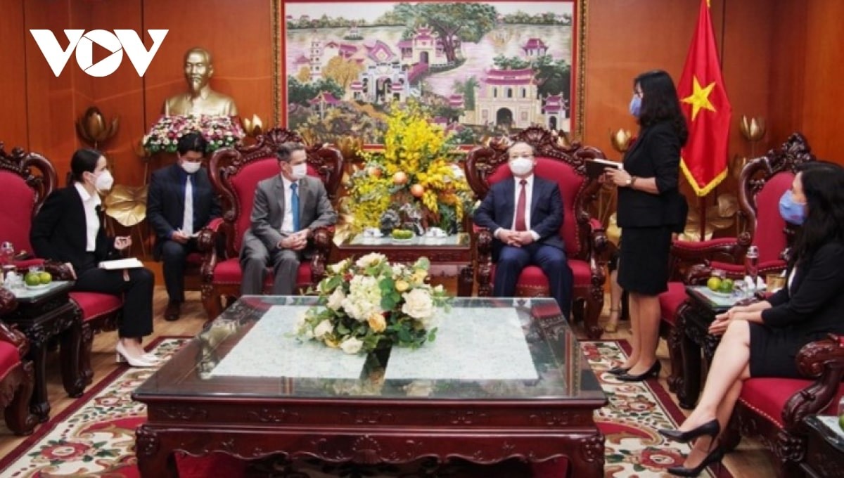 Chile Aspires to Cooperate With Vietnam on Renewable Energy