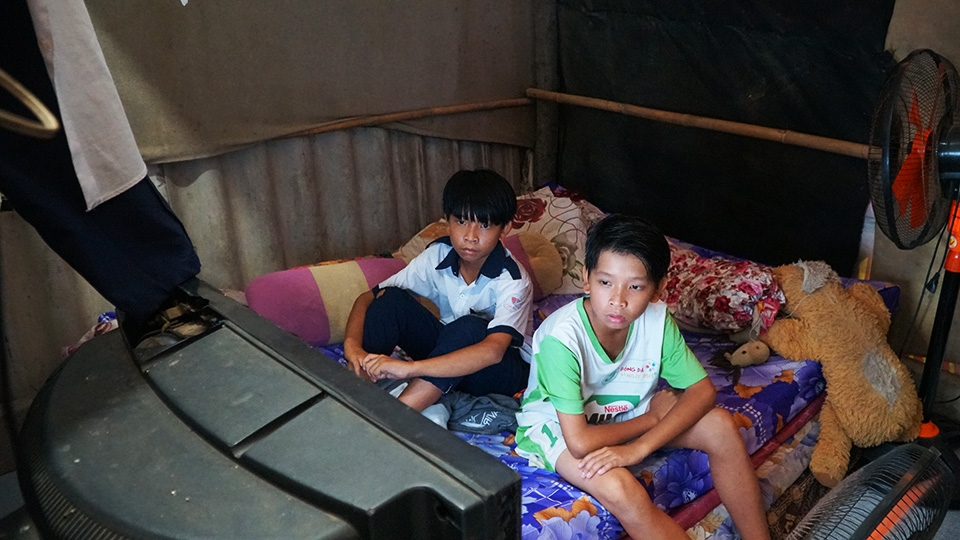 Ngày 8/3 của người vợ bị lây HIV từ chồng: "Chỉ mong đừng ai xa lánh mẹ con!" ngay 83 cua nguoi vo bi lay hiv tu chong chi mong dung ai xa lanh me con