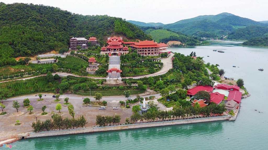 Ba Vàng và 4 ngôi chùa lên hình đẹp cho du khách khi đến Quảng Ninh ba vang va 4 ngoi chua len hinh dep cho du khach khi den quang ninh