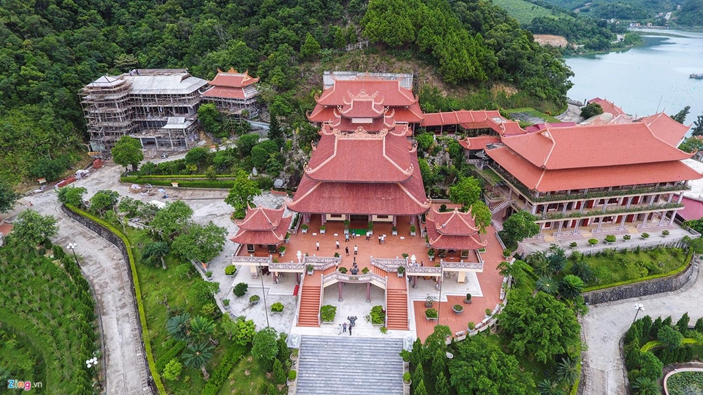 Ba Vàng và 4 ngôi chùa lên hình đẹp cho du khách khi đến Quảng Ninh ba vang va 4 ngoi chua len hinh dep cho du khach khi den quang ninh