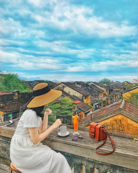 tan huong tron ven ve binh yen cua hoi an tai 5 tiem ca phe co dien