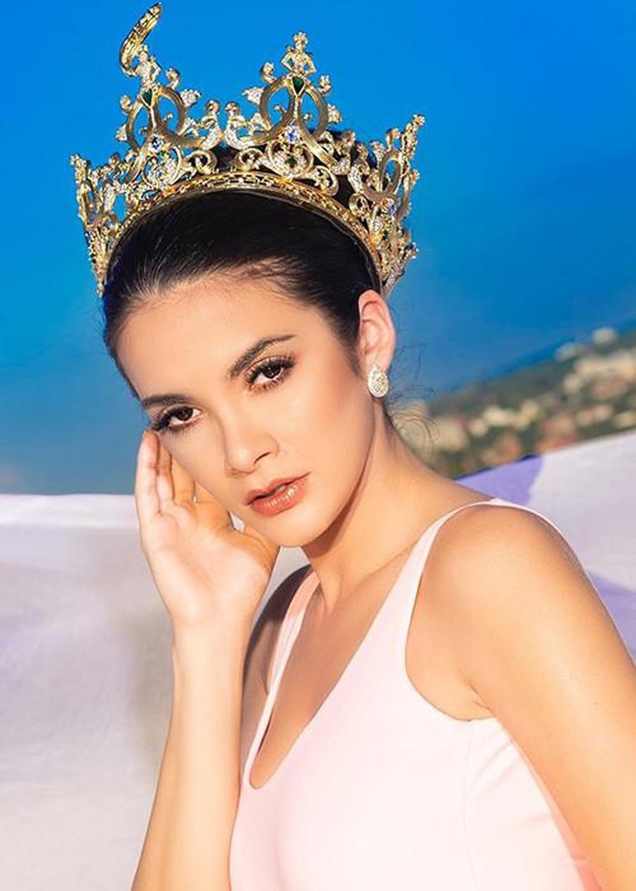 'Hoa hậu ngất xỉu' bị ném đá vì phát ngôn kì thị người chuyển giới hoa hau ngat xiu bi nem da vi phat ngon ki thi nguoi chuyen gioi