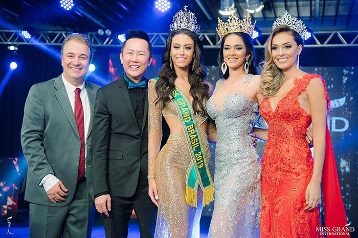 'Hoa hậu ngất xỉu' bị ném đá vì phát ngôn kì thị người chuyển giới hoa hau ngat xiu bi nem da vi phat ngon ki thi nguoi chuyen gioi