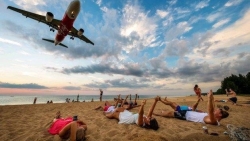 bao lon quat may bay boeing 737 xuong song o florida my