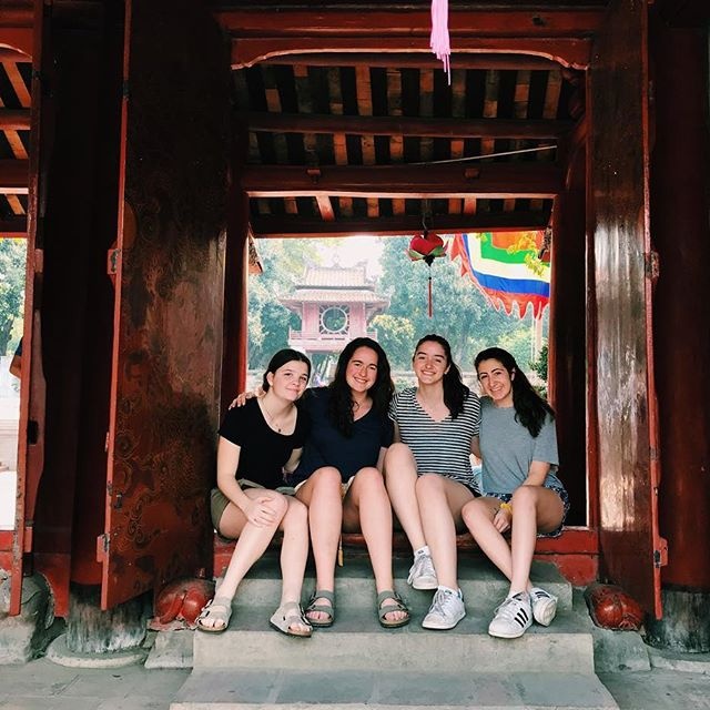 Top 5 điểm đến được du khách nước ngoài yêu thích nhất ở Hà Nội top 5 diem den duoc du khach nuoc ngoai yeu thich nhat o ha noi