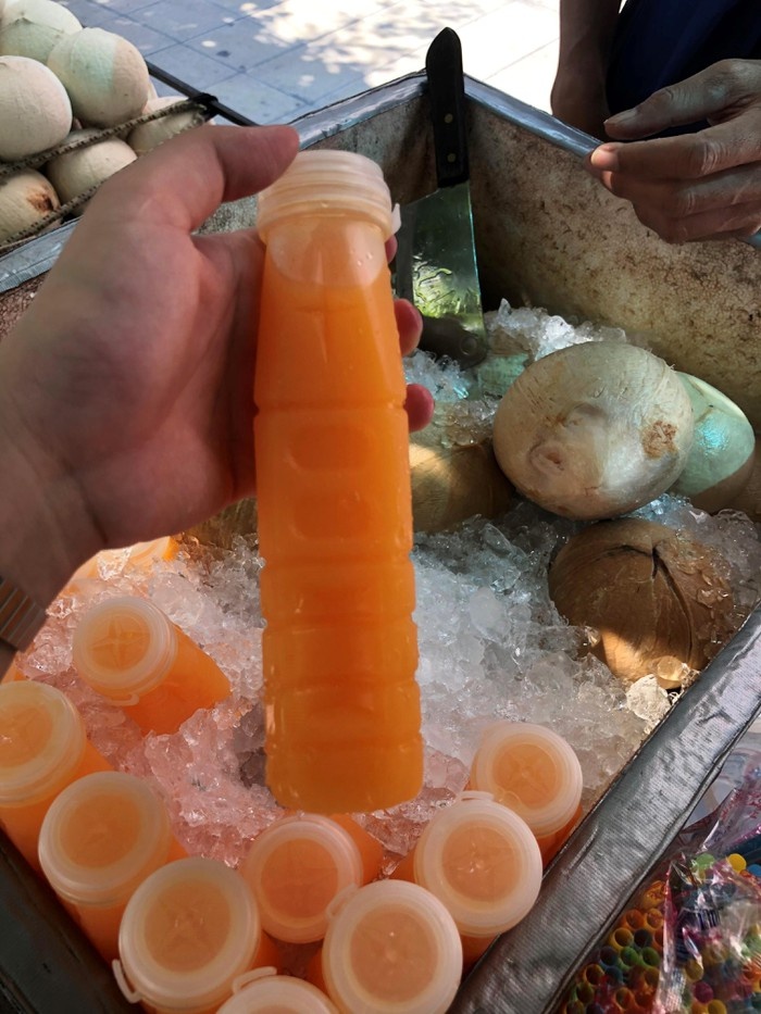 cung food blogger ba chua via he diet sach am thuc thai lan