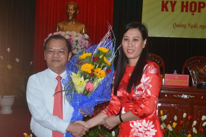 chan dung tan pho bi thu tinh uy quang ngai bui thi quynh van