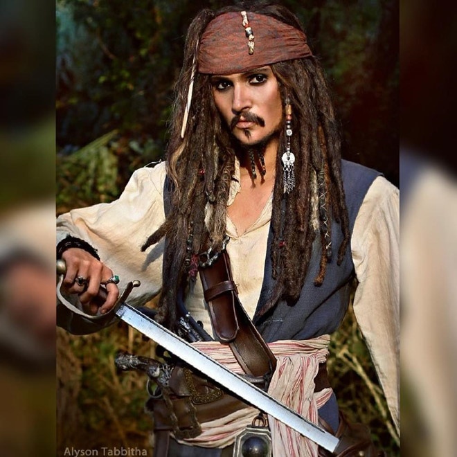 Nữ cosplayer hóa trang y hệt bản gốc, đến thần thái cũng giống 100% nu cosplayer hoa trang y het ban goc den than thai cung giong 100