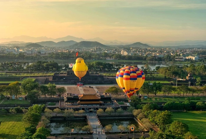 Cố đô Huế nhìn từ khinh khí cầu ngày nghỉ lễ co do hue nhin tu khinh khi cau ngay nghi le