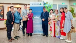 bamboo airways tai hien khoang thuong gia giua long ha noi voi phong ve 30 trang tien