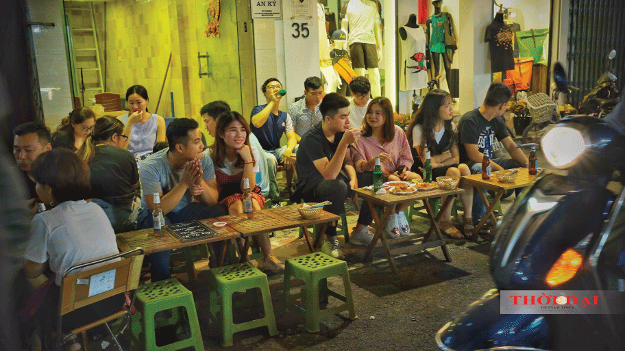 Khám phá "ngã tư quốc tế" Tạ Hiện giữa lòng phố cổ Hà Nội vi sao nga tu quoc te ta hien o ha noi hut khach