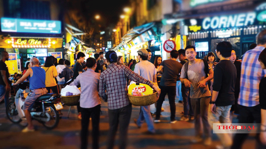 Khám phá "ngã tư quốc tế" Tạ Hiện giữa lòng phố cổ Hà Nội vi sao nga tu quoc te ta hien o ha noi hut khach