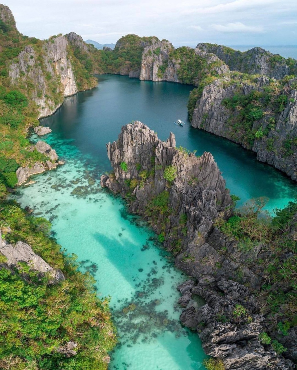 Tận hưởng hè trọn vẹn với những điểm du lịch nước ngoài đẹp "quên lối về" tan huong he tron ven voi nhung diem du lich nuoc ngoai dep quen loi ve