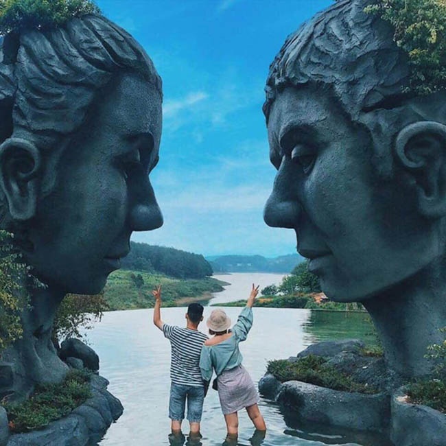Giới trẻ "đứng ngồi không yên" với hồ Vô Cực ở Đà Lạt gioi tre dung ngoi khong yen voi ho vo cuc o da lat
