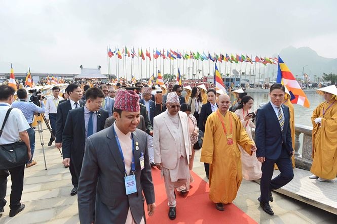 hon 20000 dai bieu tham du le khai mac dai le phat dan vesak 2019 o chua tam chuc