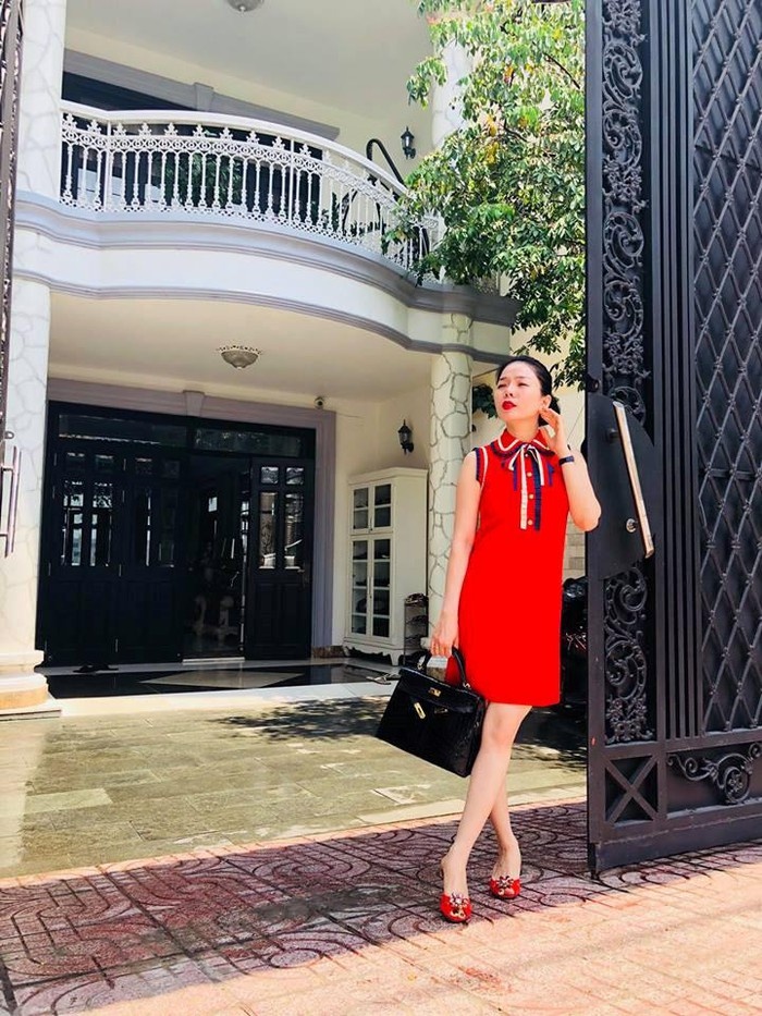 nu hoang bolero le quyen va khoi tai san khung o tuoi 38